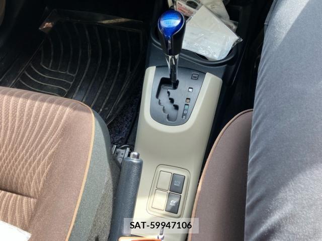 Toyota AQUA 2013-07 7271529-24