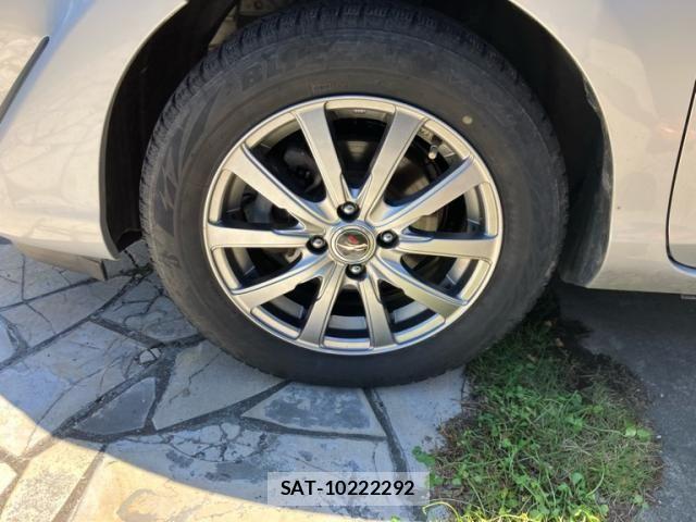 Toyota AQUA 2017-06 7271524-12