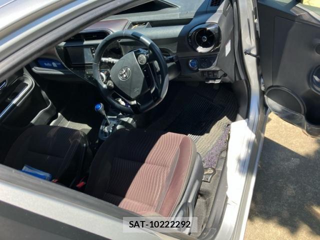 Toyota AQUA 2017-06 7271524-13