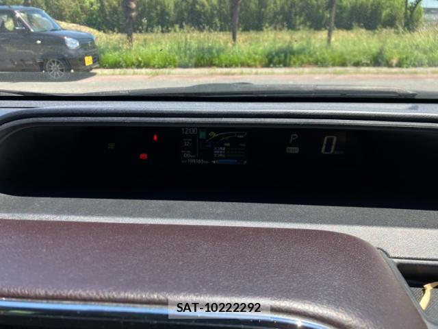 Toyota AQUA 2017-06 7271524-18