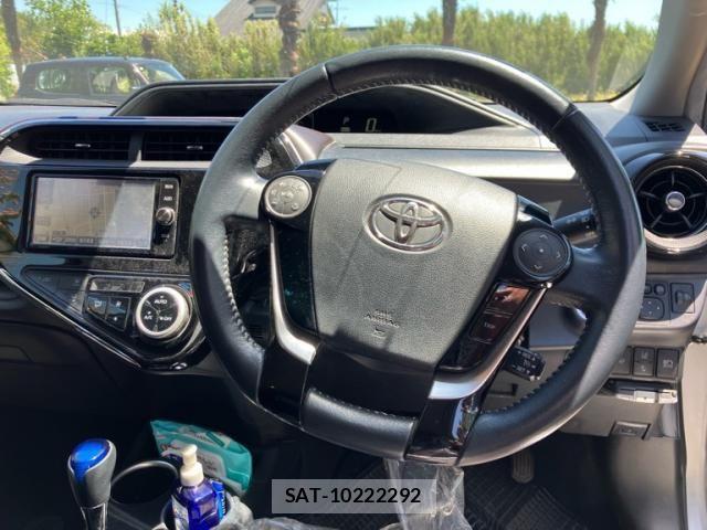 Toyota AQUA 2017-06 7271524-22