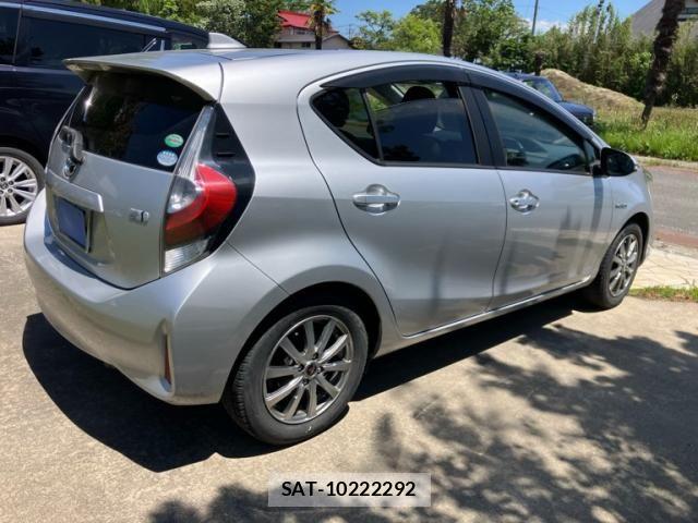 Toyota AQUA 2017-06 7271524-4