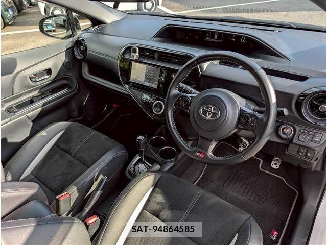 Toyota AQUA 2018-01 7271514-12