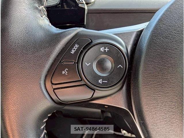 Toyota AQUA 2018-01 7271514-18