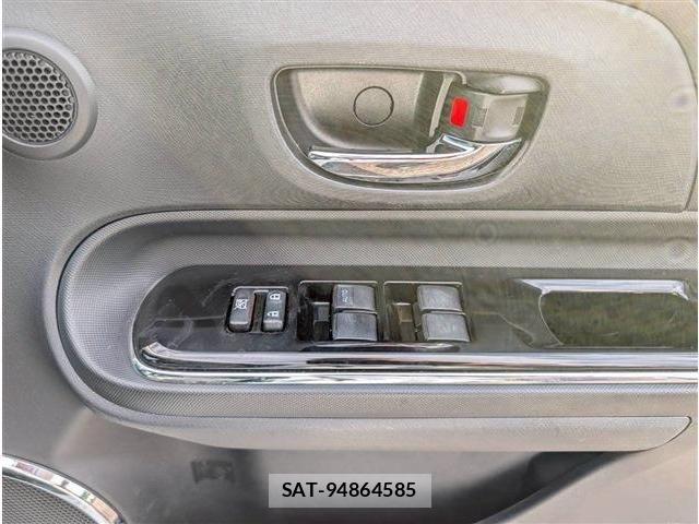Toyota AQUA 2018-01 7271514-28