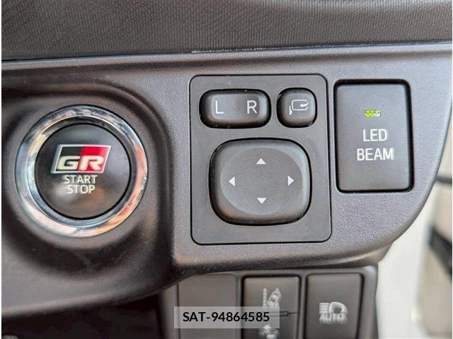 Toyota AQUA 2018-01 7271514-29