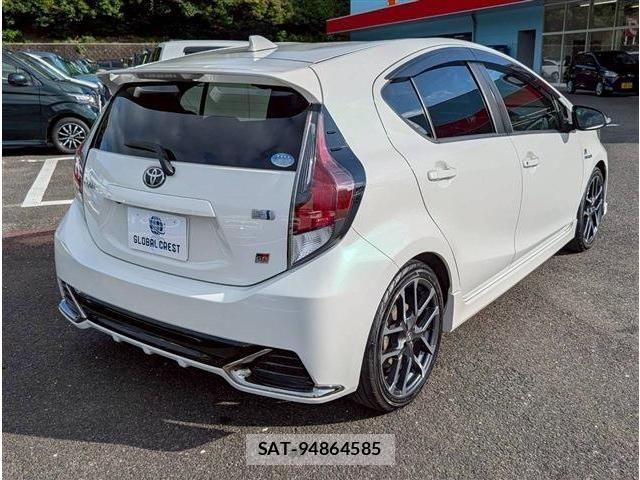 Toyota AQUA 2018-01 7271514-5