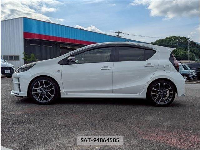 Toyota AQUA 2018-01 7271514-8