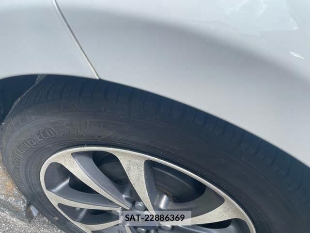 Toyota AQUA 2017-06 7271518-6