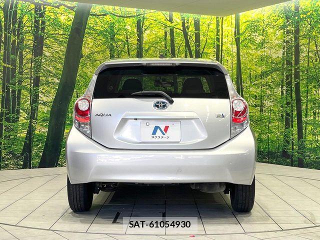 Toyota AQUA 2014-11 7271526-14