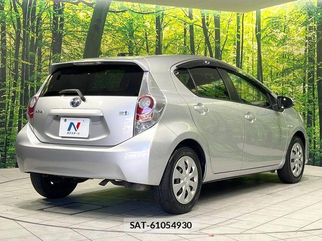 Toyota AQUA 2014-11 7271526-16