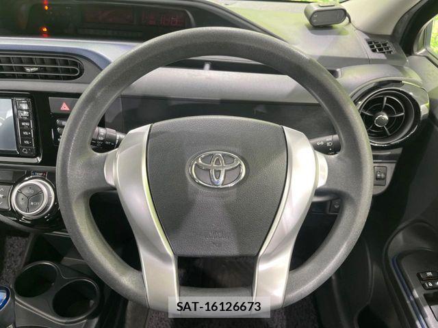 Toyota AQUA 2017-07 7271516-11