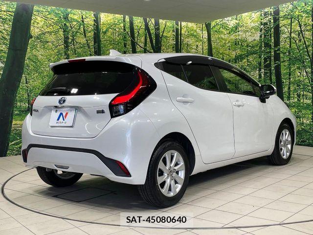 Toyota AQUA 2022-03 7271498-16