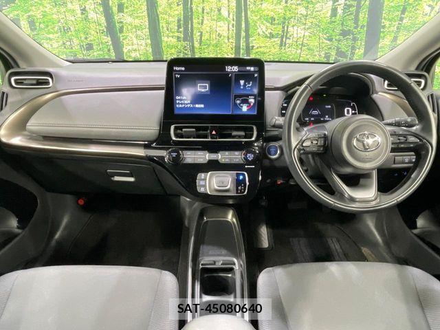 Toyota AQUA 2022-03 7271498-1