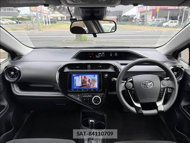 Toyota AQUA 2021-03 7271506-1