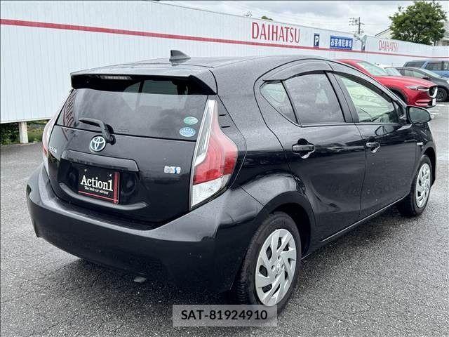 Toyota AQUA 2016-01 7271520-5