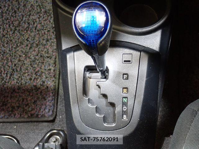 Toyota AQUA 2021-06 7271499-13