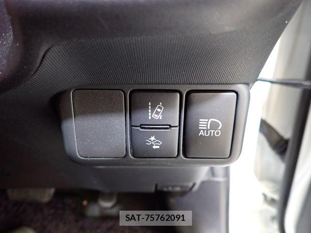 Toyota AQUA 2021-06 7271499-18
