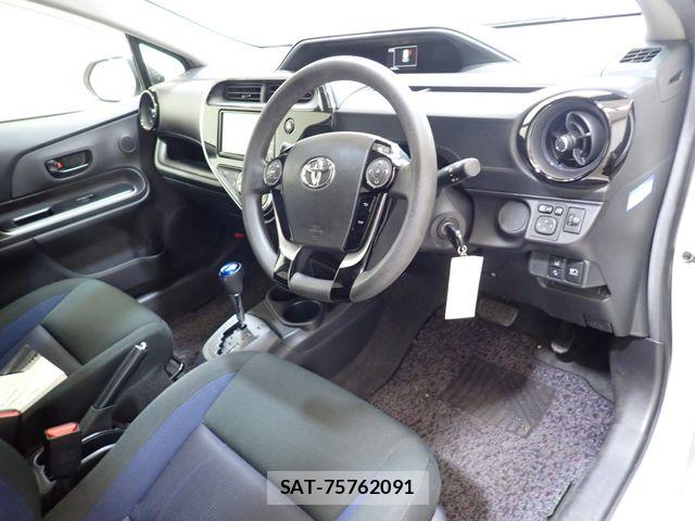 Toyota AQUA 2021-06 7271499-1