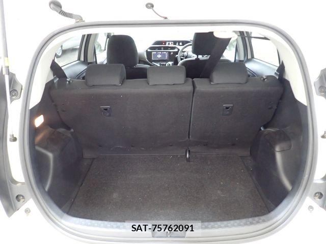 Toyota AQUA 2021-06 7271499-22