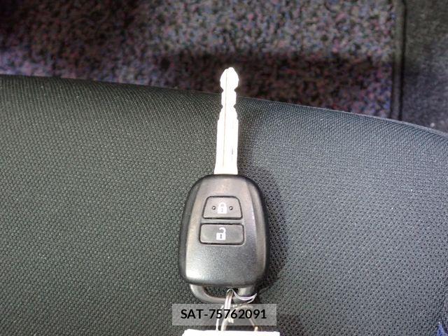 Toyota AQUA 2021-06 7271499-27