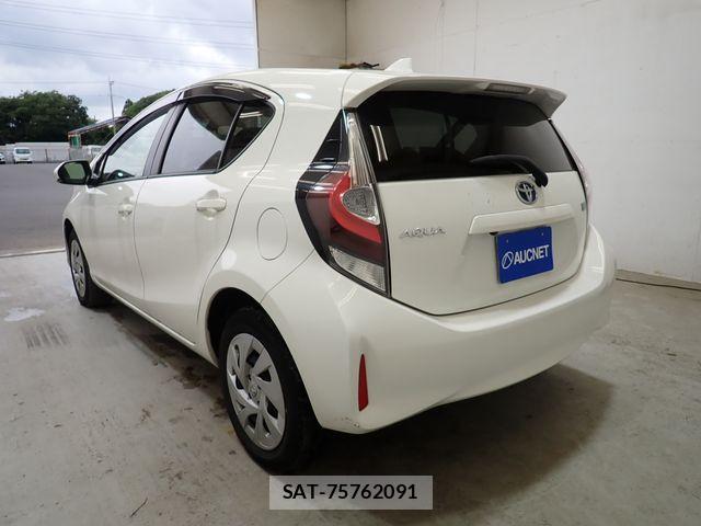 Toyota AQUA 2021-06 7271499-2