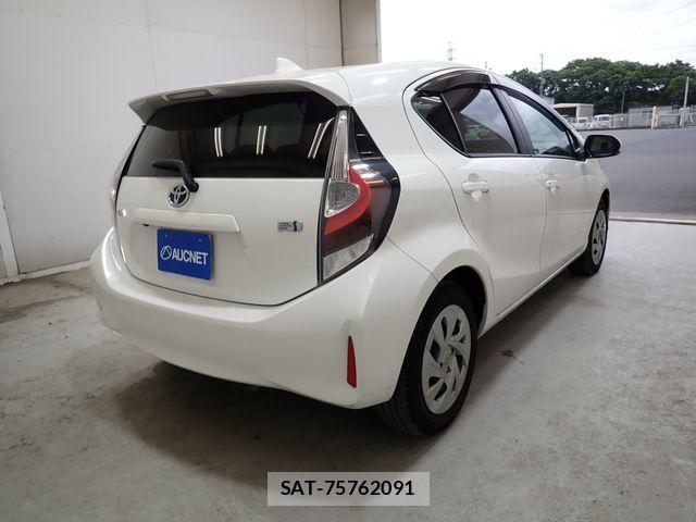 Toyota AQUA 2021-06 7271499-7