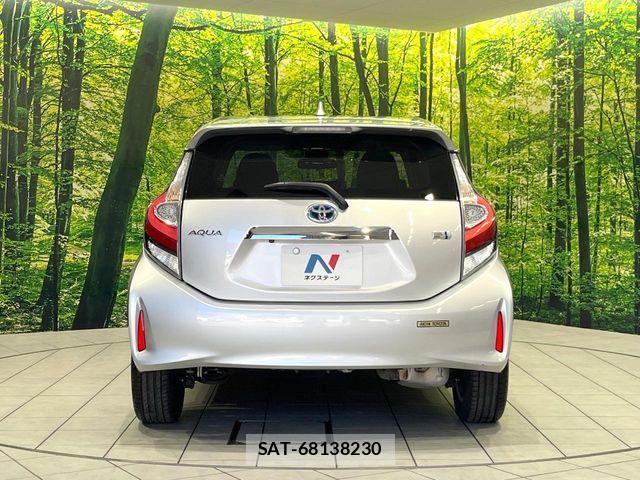 Toyota AQUA 2017-12 7271512-14