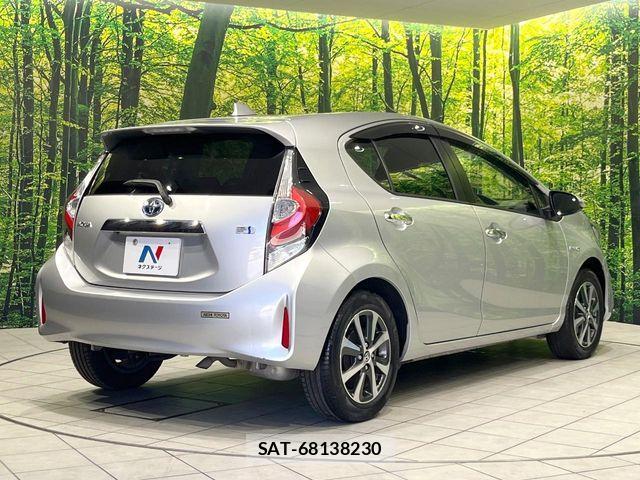 Toyota AQUA 2017-12 7271512-16