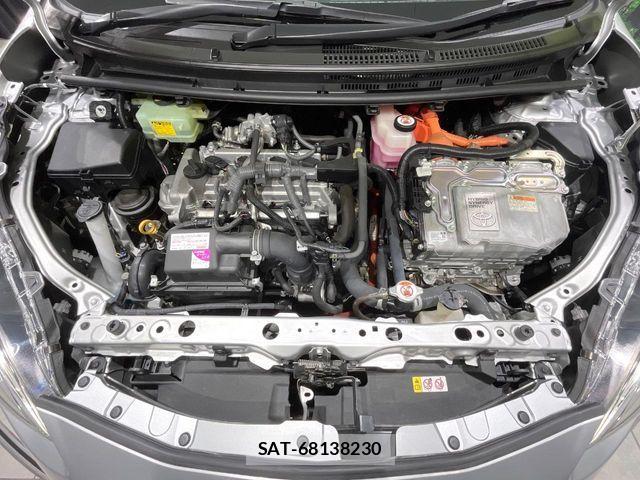 Toyota AQUA 2017-12 7271512-17