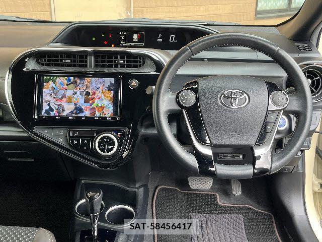 Toyota AQUA 2019-02 7271507-1