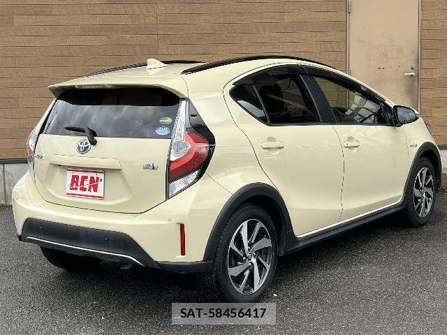 Toyota AQUA 2019-02 7271507-2