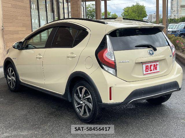 Toyota AQUA 2019-02 7271507-8