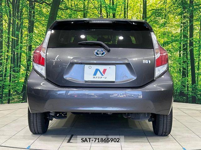 Toyota AQUA 2015-10 7271521-14