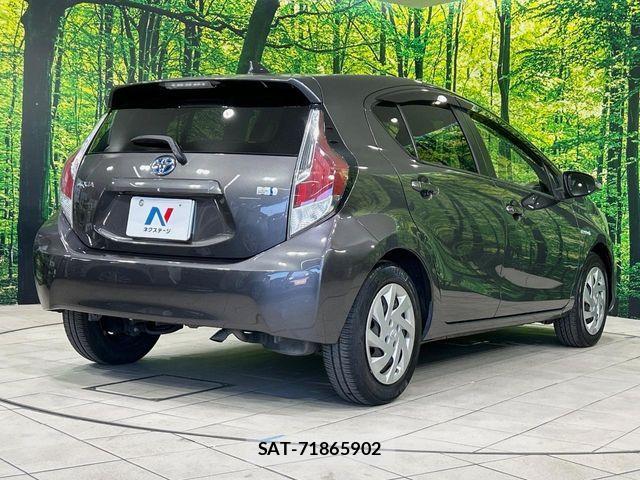 Toyota AQUA 2015-10 7271521-16