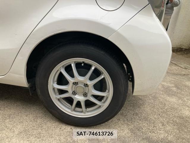 Toyota AQUA 2012-10 7271531-11