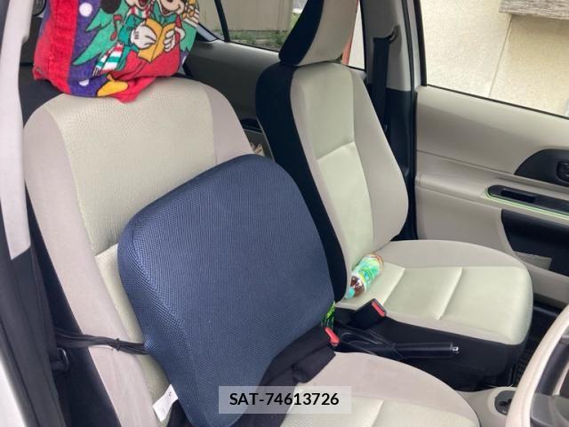 Toyota AQUA 2012-10 7271531-13