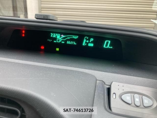 Toyota AQUA 2012-10 7271531-17