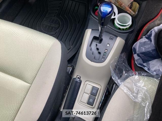 Toyota AQUA 2012-10 7271531-20