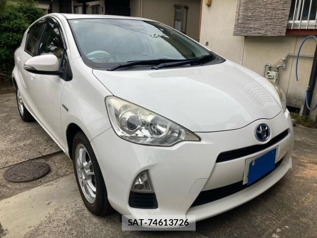 Toyota AQUA 2012-10 7271531-2