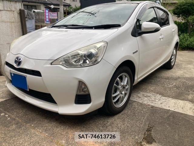 Toyota AQUA 2012-10 7271531-3