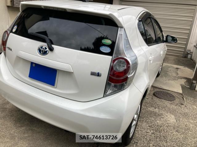 Toyota AQUA 2012-10 7271531-5
