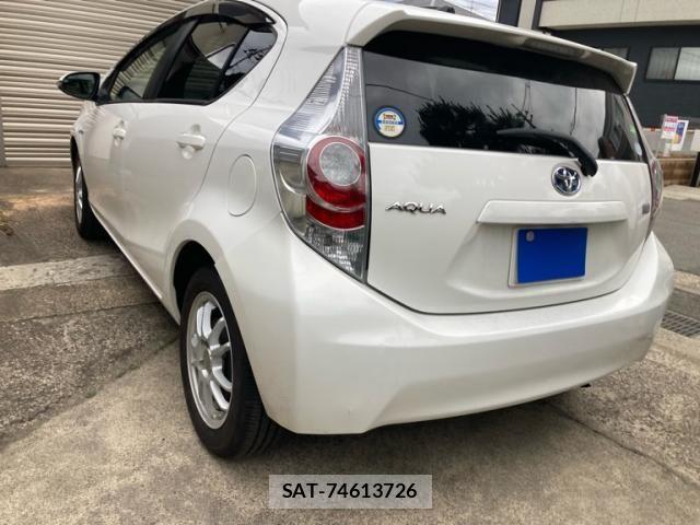 Toyota AQUA 2012-10 7271531-6