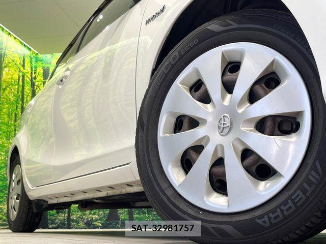 Toyota AQUA 2013-03 7271519-12
