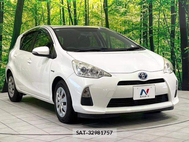 Toyota AQUA 2013-03 7271519-15