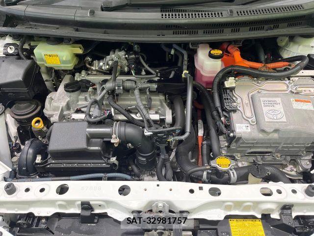 Toyota AQUA 2013-03 7271519-17