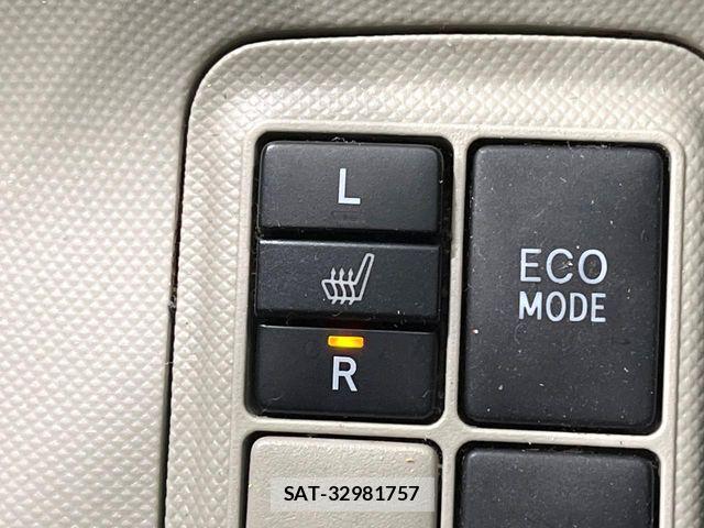 Toyota AQUA 2013-03 7271519-3