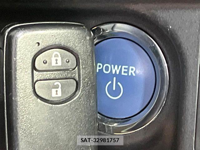 Toyota AQUA 2013-03 7271519-5