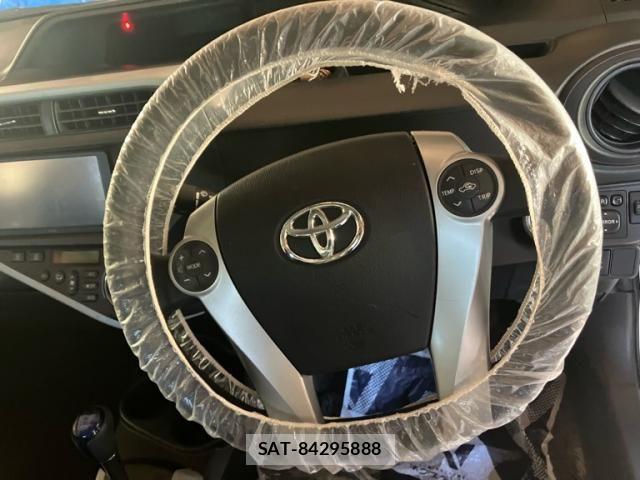 Toyota AQUA 2012-05 7271525-10