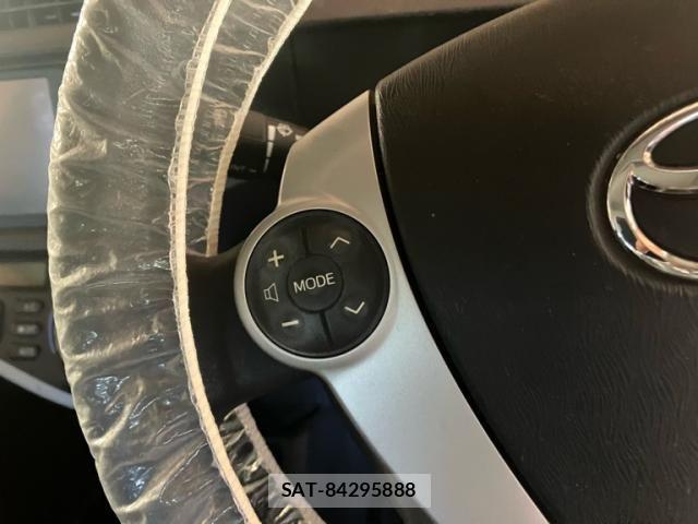 Toyota AQUA 2012-05 7271525-12